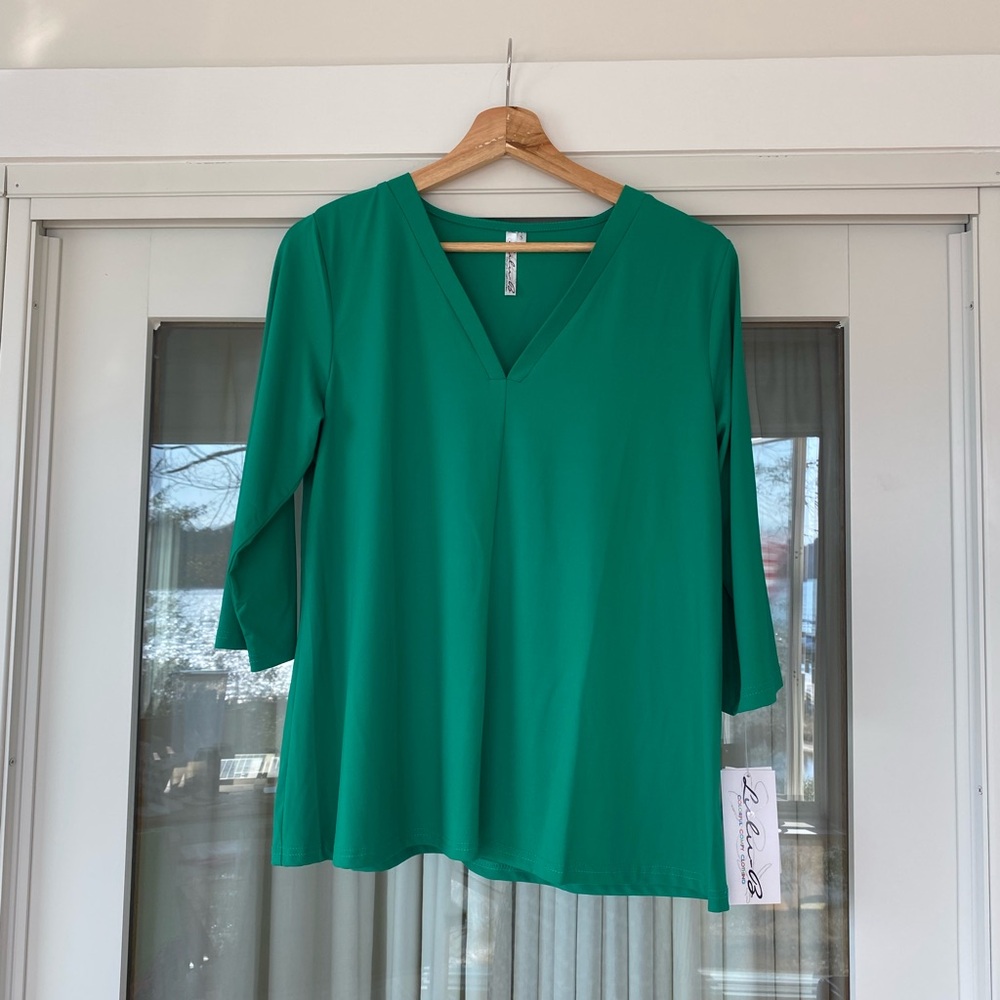 Lulu-B UPF50+ Kelly Green V-Neck Top